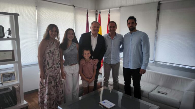 Ciudad Real: Cañizares recibe a Emilio Pérez Pizarro tras superar los 800 partidos en la Liga Endesa