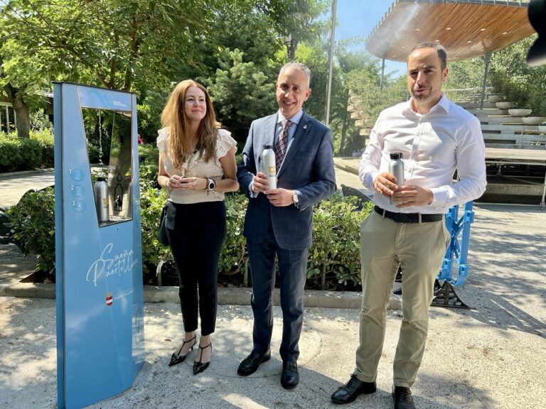 Puertollano, segundo municipio de la región que ya cuenta con fuentes refrigeradas, según el alcalde