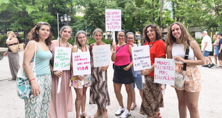 La comunidad educativa de la Escuela Oficial de Idiomas  «Pozo Norte» de Puertollano clama contra los recortes