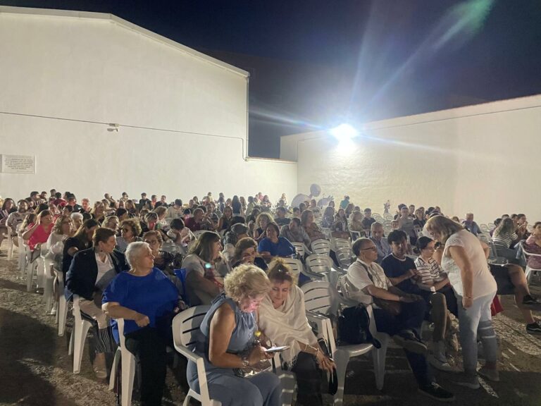 Puertollano: El público disfrutó en familia de la primera sesión de las noches de cine de verano