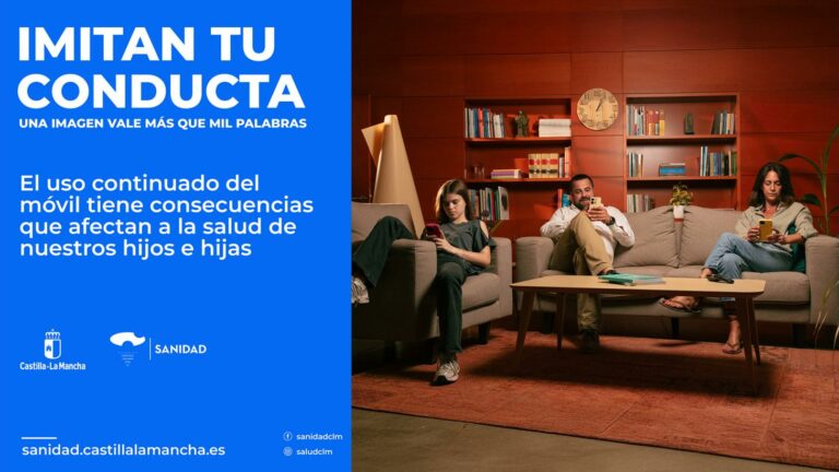 La Consejería de Sanidad publica una campaña informativa sobre el uso de smartphones en niños y jóvenes