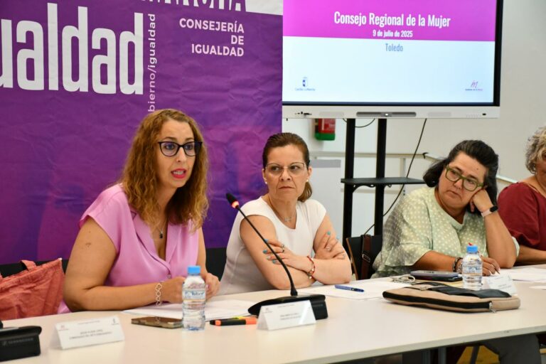 La Consejería de Igualdad trabajará en el segundo semestre del año en dos proyectos legislativos y la puesta en marcha de la Mesa contra la Trata