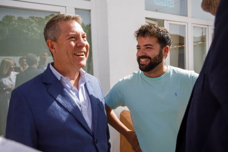 Emiliano García-Page: “Antes de negociar con alguien, por separado, nos tendríamos que haber sentado todos juntos”