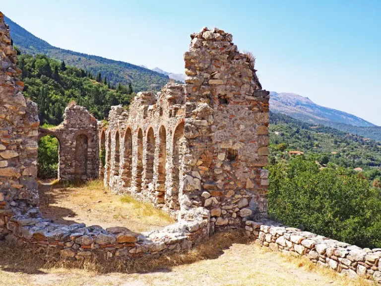 Un hallazgo entre ruinas (3)