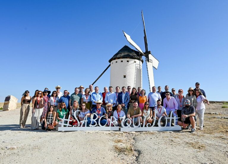 María Jesús Pelayo, vicepresidenta de la Diputación de Ciudad Real, impulsa el turismo y la gastronomía en La Mancha con el programa Sabor Quijote