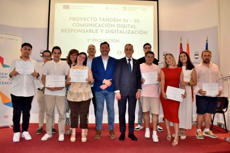 Puertollano: Alumnos del programa «TánDEM 3» digitalizan 9.000 expedientes del Archivo Histórico Municipal