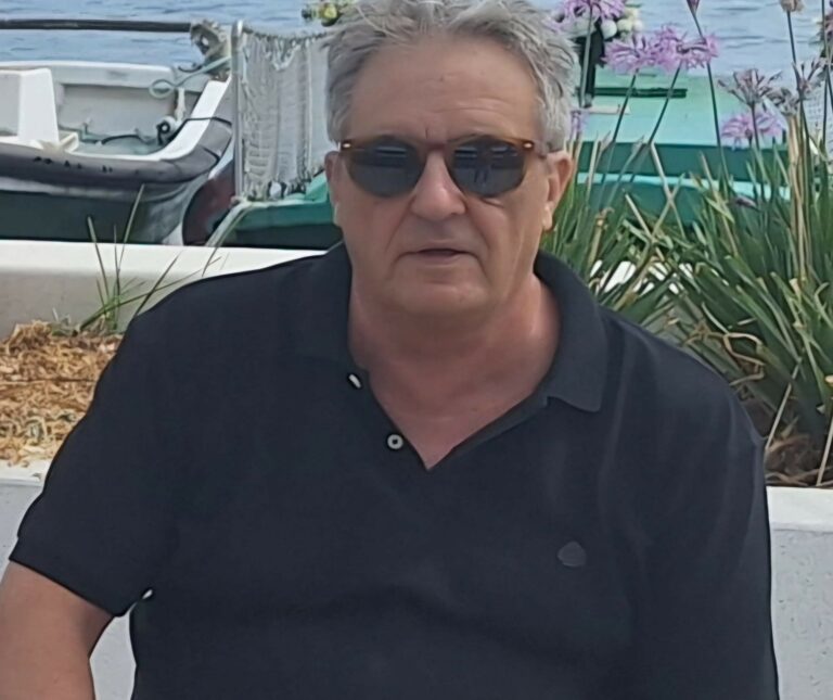 Manuel Valero: “He escrito entre la risa de adulto y el terror de niño”