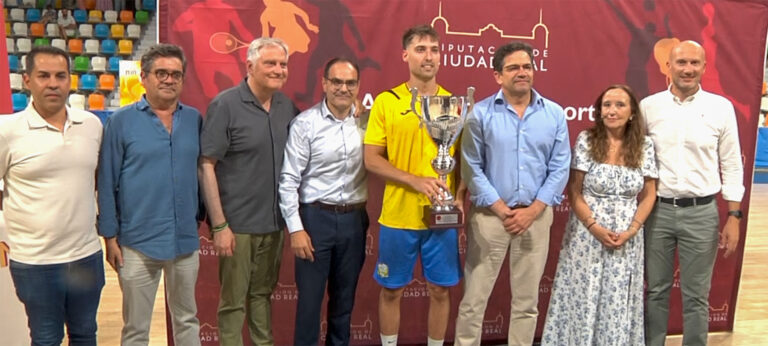 El BM Caserío Ciudad Real se impone al CB Bolaños en la final del Trofeo Diputación de Balonmano