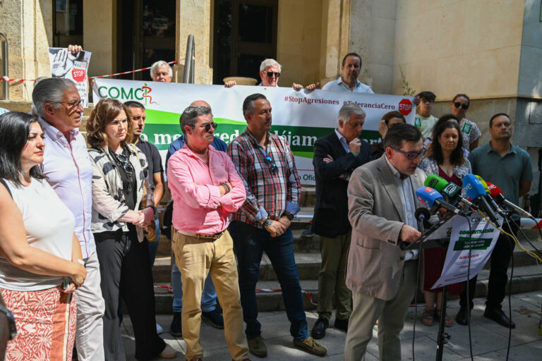 Adrián Fernández muestra “el respaldo y compromiso sin fisuras” de la Diputación de Ciudad Real frente a las agresiones al personal sanitario