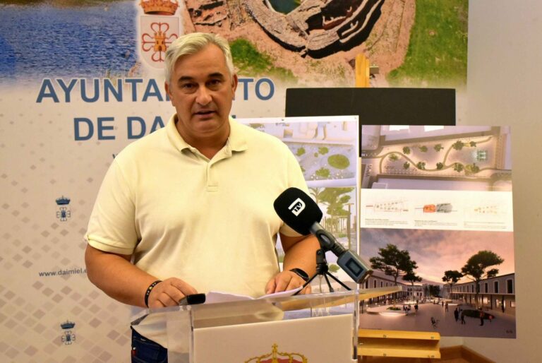 Los dos anteproyectos de remodelación de la plaza pasan a la votación final