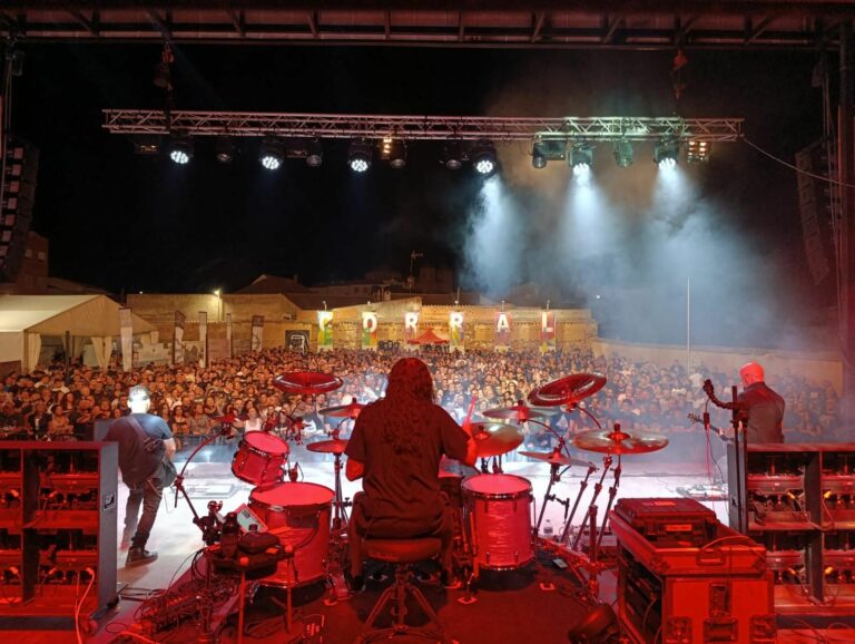 Más de 1.300 personas vibran con Mejor Kallaos, Leo Jiménez, Söber, Los de Marras y Porco Bravo en el Choo Rock