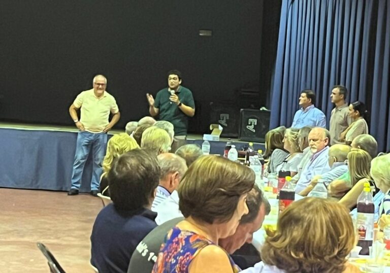 El Gobierno regional traslada a la Asociación de Jubilados y Pensionistas de Picón su compromiso con las personas mayores de las zonas rurales