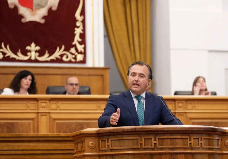 Vox estima que a CLM le costará 400 millones acoger a los menores migrantes: «¿De qué partidas presupuestarias saldrán?»