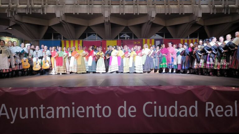 El Folclore toma la Plaza Mayor de Ciudad Real