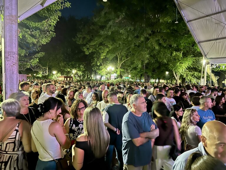 Puertollano: Cientos de personas participan en el Oktoberfest, la fiesta de la cerveza alemana en el Paseo