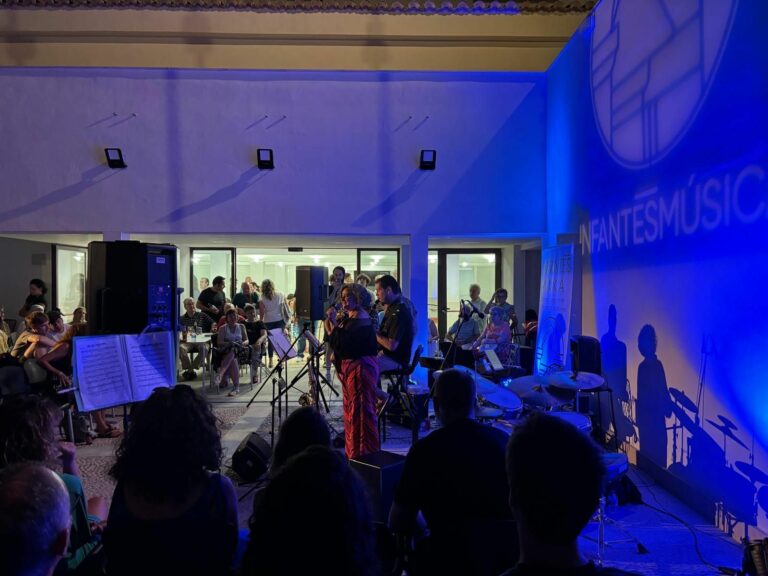 El Mercado se convierte en escenario: el nuevo anfiteatro se estrena a ritmo de Jam Session