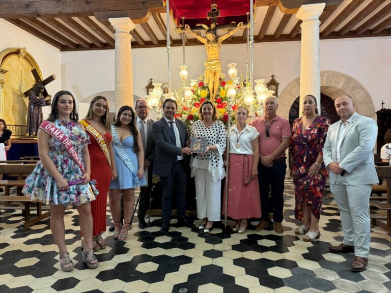 Pozuelo de Calatrava rinde honores al Cristo de la Misericordia con la participación de la consejera Patricia Franco y el respaldo del Gobierno regional