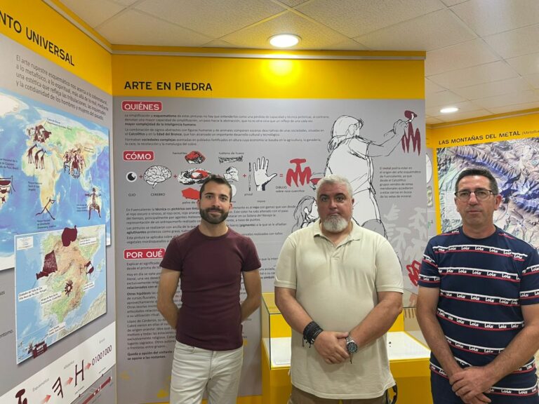 Los alcaldes de Fuencaliente y Santa Elena (Jaén) se reúnen para impulsar la promoción del arte rupestre
