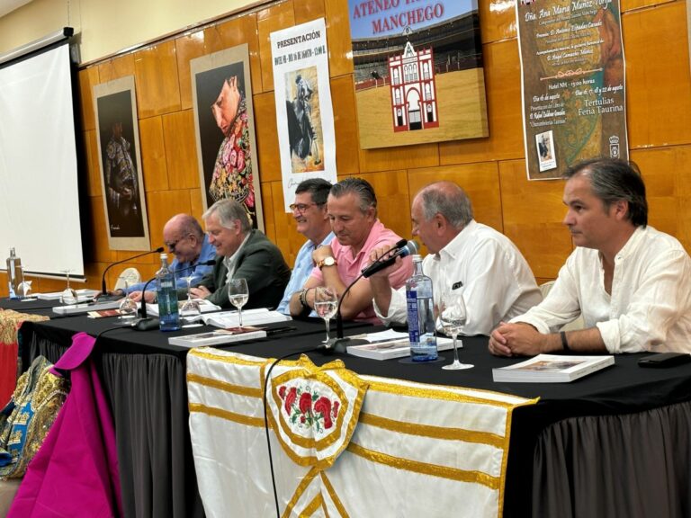 Ciudad Real inaugura las tertulias taurinas con la presentación del libro ‘Churumbelerías taurinas’