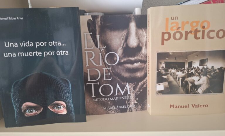 Lecturas de autores de aquí para lo que queda de verano