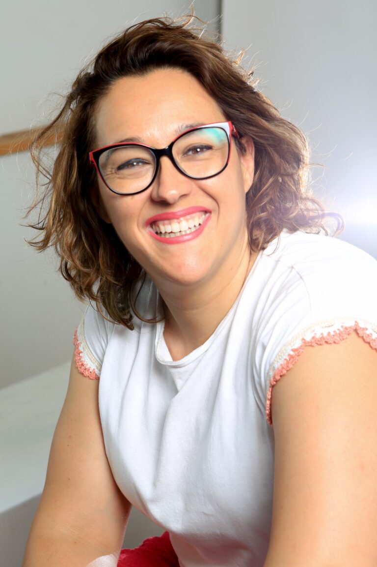 La puertollanera Cristina Hontanilla debuta en la novela con ‘Los quereres de Lola’, una historia de segundas oportunidades en mujeres rurales maduras