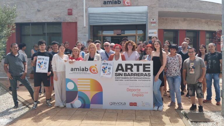 Éxito de la exposición itinerante de arte inclusivo de amiab en Puertollano