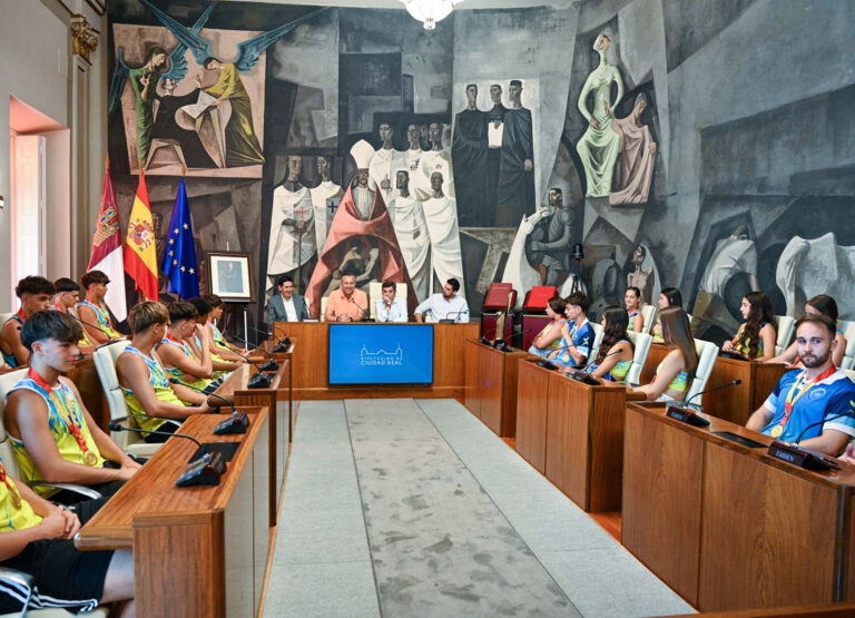 La Diputación reconoce el éxito y mérito deportivo del balonmano provincial que ha convertido a Ciudad Real “en una referencia nacional, europea y mundial”