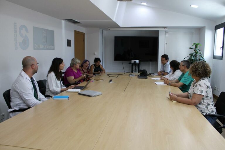 El Hospital General Universitario de Ciudad Real abre líneas de escucha activa con asociaciones ciudadanas para mejorar la atención sanitaria