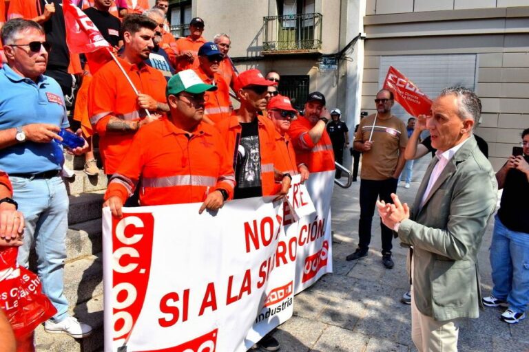 El alcalde de Puertollano, preocupado por el futuro laboral de la plantilla de Eserman ante la reconversión logística en Repsol Química