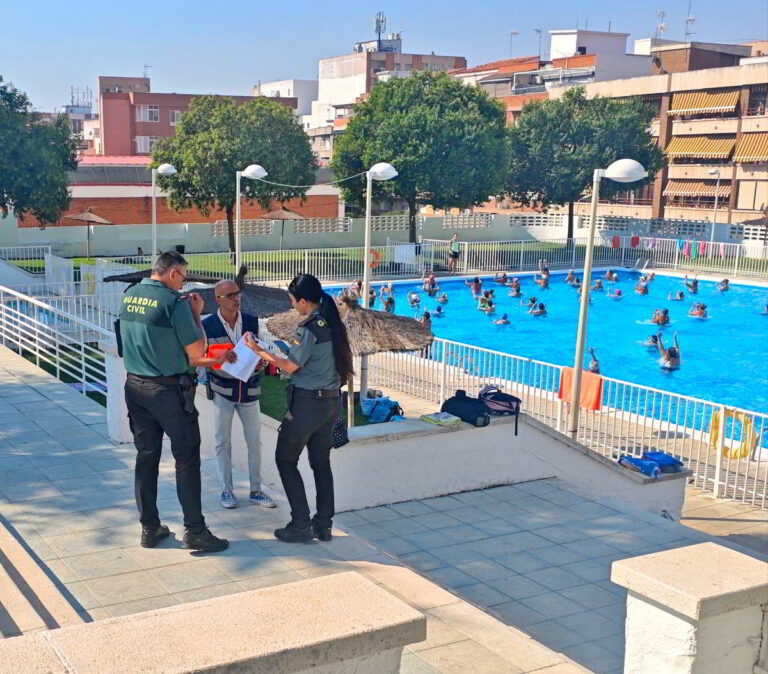Puertollano: La Guardia Civil inspecciona el recinto desde el que se lanzarán los fuegos artificiales el 8 de septiembre