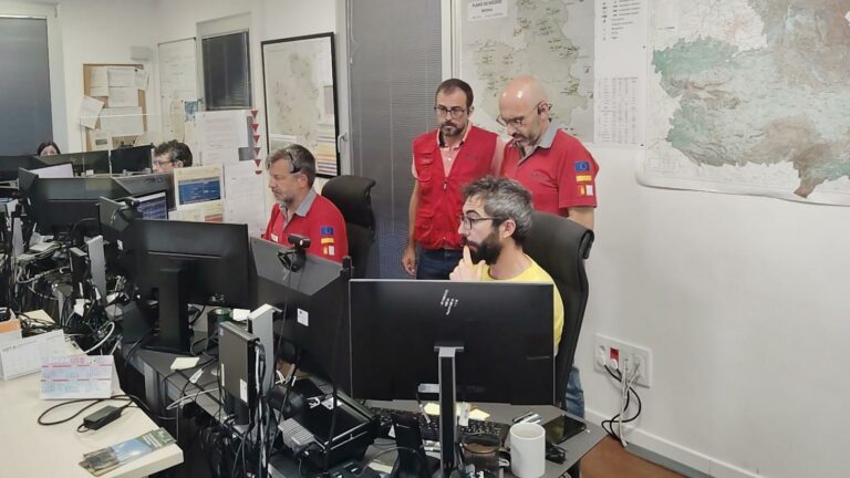 El Gobierno regional solicita la colaboración de la Unidad Militar de Emergencias para intervenir en el incendio forestal de Navalmoralejo (Toledo)