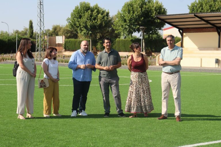 El Gobierno de Castilla-La Mancha pone en valor la apuesta de Alcolea de Calatrava por el bienestar con sus nuevas instalaciones deportivas