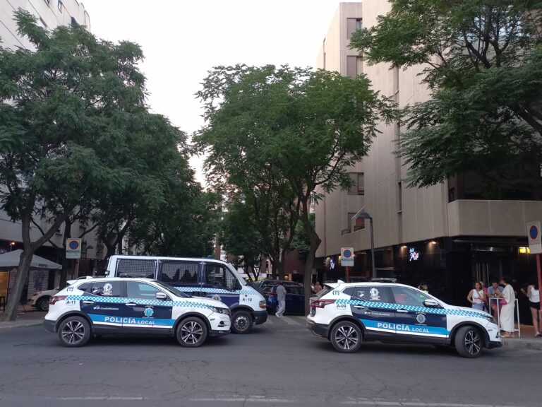 Ciudad Real: Dos jóvenes acuden a la Policía Local huyendo despavoridos de un individuo que acaba agrediendo a los agentes en el calabozo