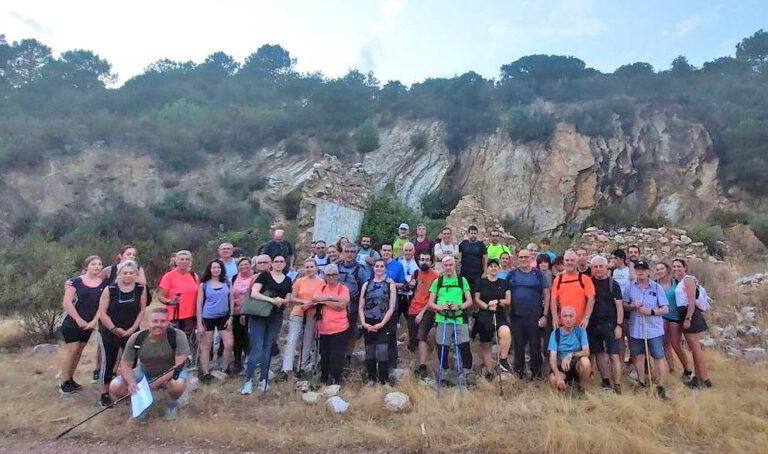 Puertollano: Medio centenar de senderistas abren la temporada de rutas con un itinerario seminocturno por el Valle de Alcudia