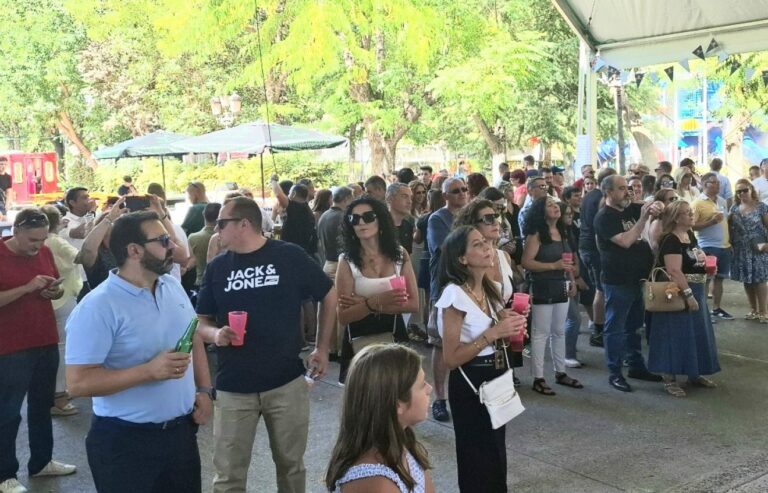 Puertollano: Tardeo musical a fuerza de guitarra con «Wild Pigs» en la fiesta de la cerveza