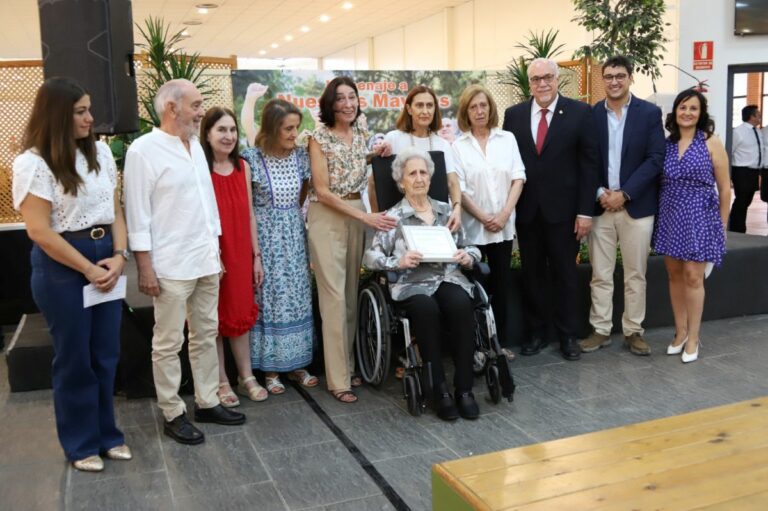 El Gobierno de Castilla-la Mancha destaca la colaboración institucional del Ayuntamiento de Manzanares en la atención a las personas mayores