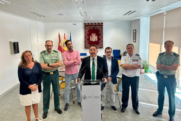 El subdelegado del Gobierno se reúne con los Colegios de Médicos y Enfermería para reforzar la protección de los profesionales sanitarios