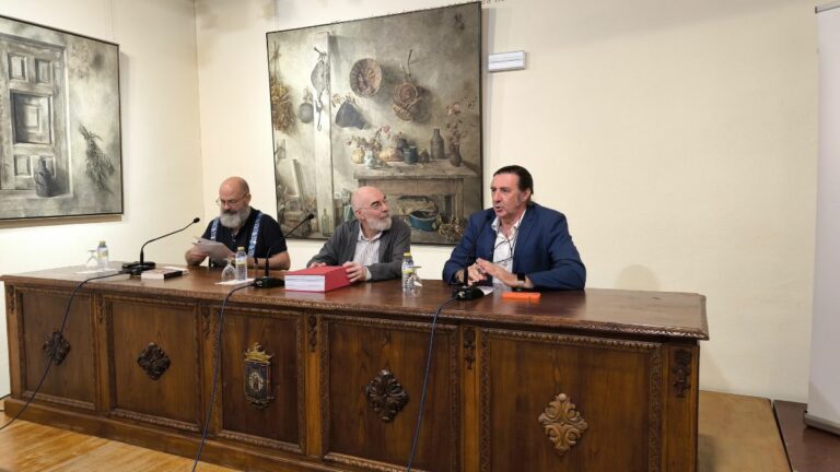 Víctor Chacón presenta “Villaseñor. Conocimiento y Esencia”, un volumen que recupera la figura de Manuel López-Villaseñor