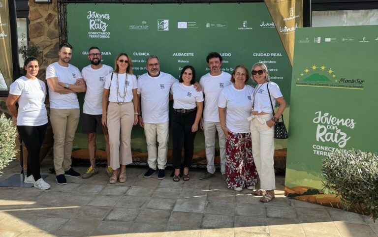 Decenas de jóvenes de Almadén participan en la iniciativa ‘Jóvenes con Raíz’ impulsada por el Gobierno de Castilla-La Mancha y RECAMDER