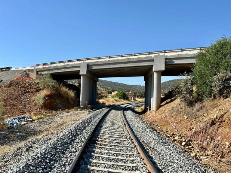El Gobierno de España invierte cerca de un millón de euros en la rehabilitación del puente de la N-502 en Chillón  