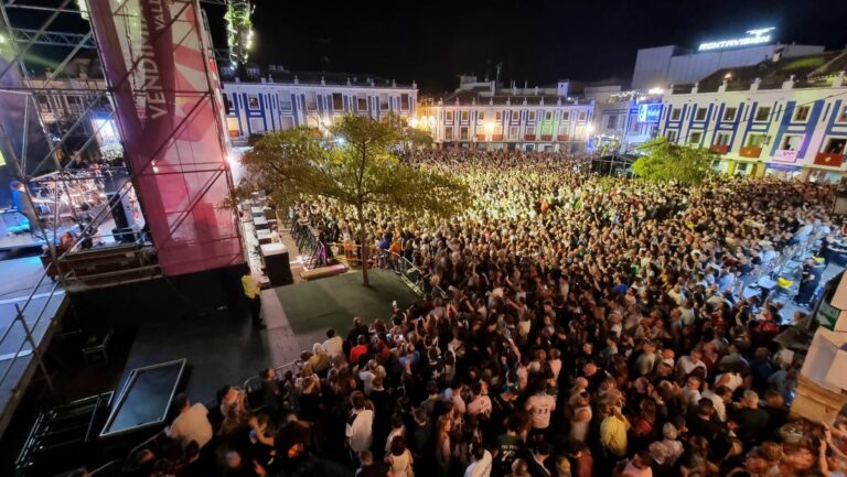 Mägo de Oz levanta a 5.000 personas en las Fiestas de la Vendimia y el Vino de Valdepeñas