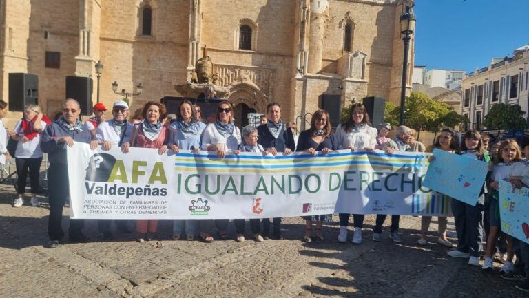 Un ‘Paseo del Recuerdo’ en Valdepeñas para reivindicar los derechos de los enfermos de Alzheimer