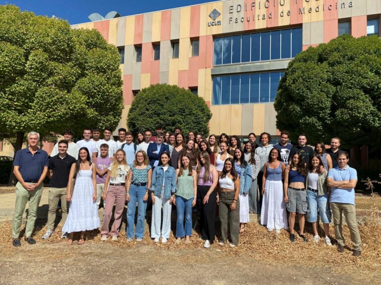 Los alumnos del Grado de Medicina de la Facultad de Ciudad Real conocen el Colegio de Médicos