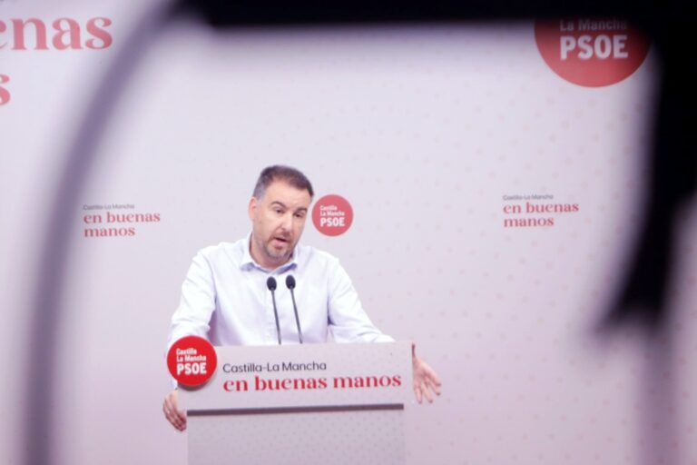 El PSOE de CLM lamenta que Núñez es “el único que no se entera” de que la quita de la deuda aumenta la capacidad de gasto