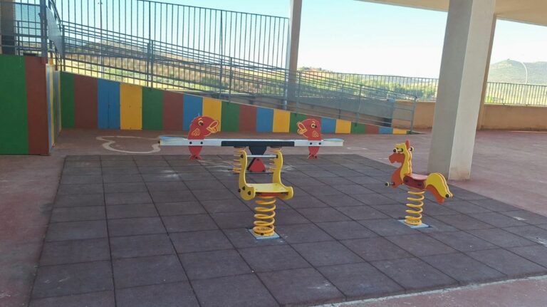 Alhambra inicia el curso con un incremento de alumnado y profesorado y un nuevo espacio de recreo para la etapa de infantil