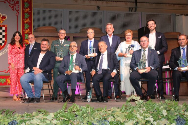 Blanca Fernández asegura que Valdepeñas y sus Fiestas del Vino “nos sujetan fuertemente a nuestras raíces a la vez que nos catapulta hacia el futuro”