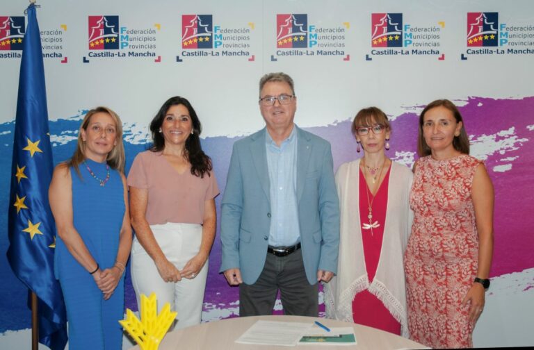 Fundación Globalcaja y FEMPCLM abren vías de colaboración para impulsar acciones formativas como la Escuela Regional Digital