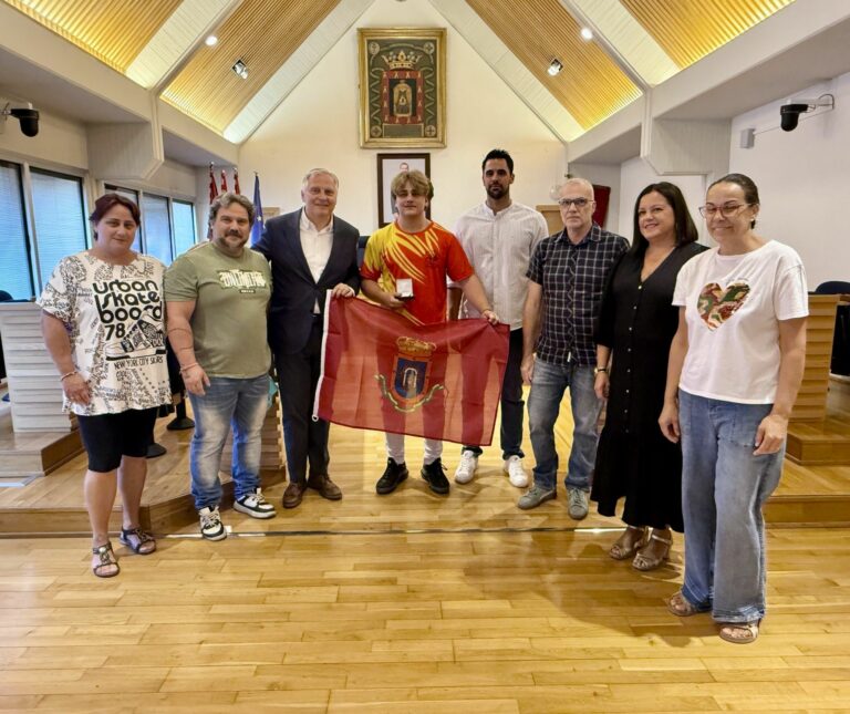 Homenaje en el Ayuntamiento a Ismael Fernández, Campeón de España cadete de Lucha de Brazos