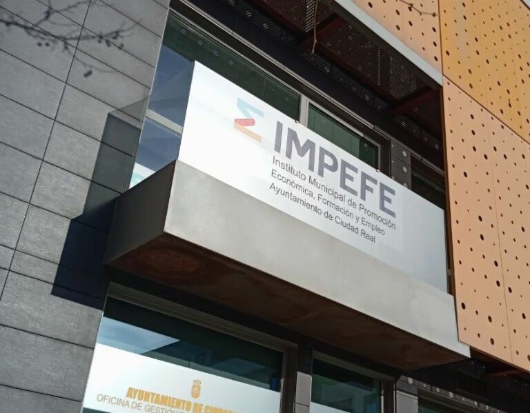 La Escuela Virtual del IMPEFE consolida su éxito en 2025 con un 97% de tasa de finalización