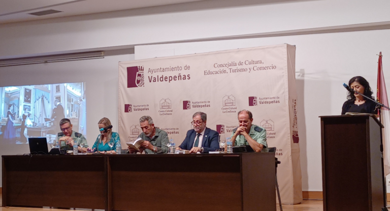 Presentado el libro, “Valdepeñas muy heroica y benemérita ciudad” de Tomás García Castro